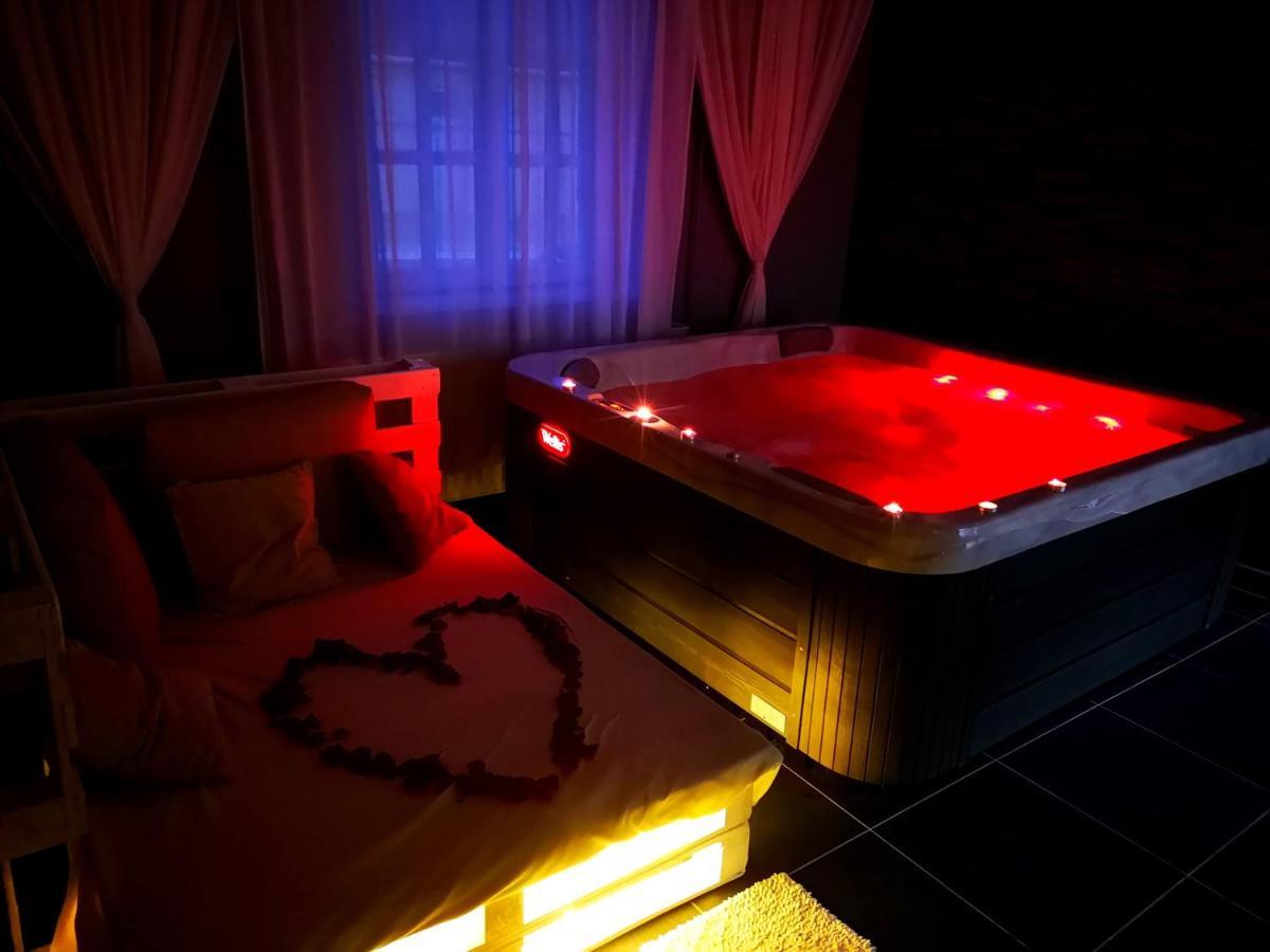에게르잘록 Zoeld Sziget Wellness B&B 외부 사진