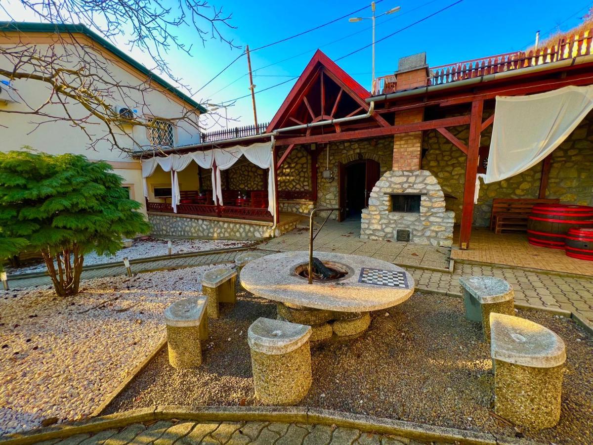 에게르잘록 Zoeld Sziget Wellness B&B 외부 사진