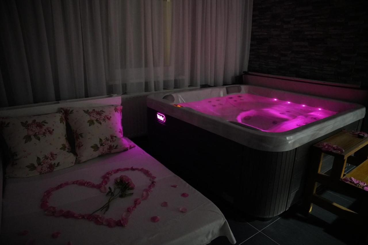 에게르잘록 Zoeld Sziget Wellness B&B 외부 사진