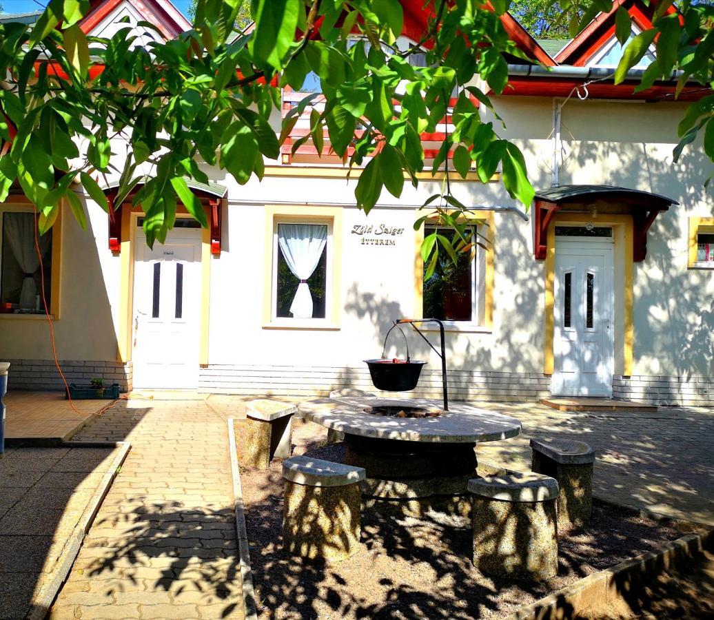 에게르잘록 Zoeld Sziget Wellness B&B 외부 사진